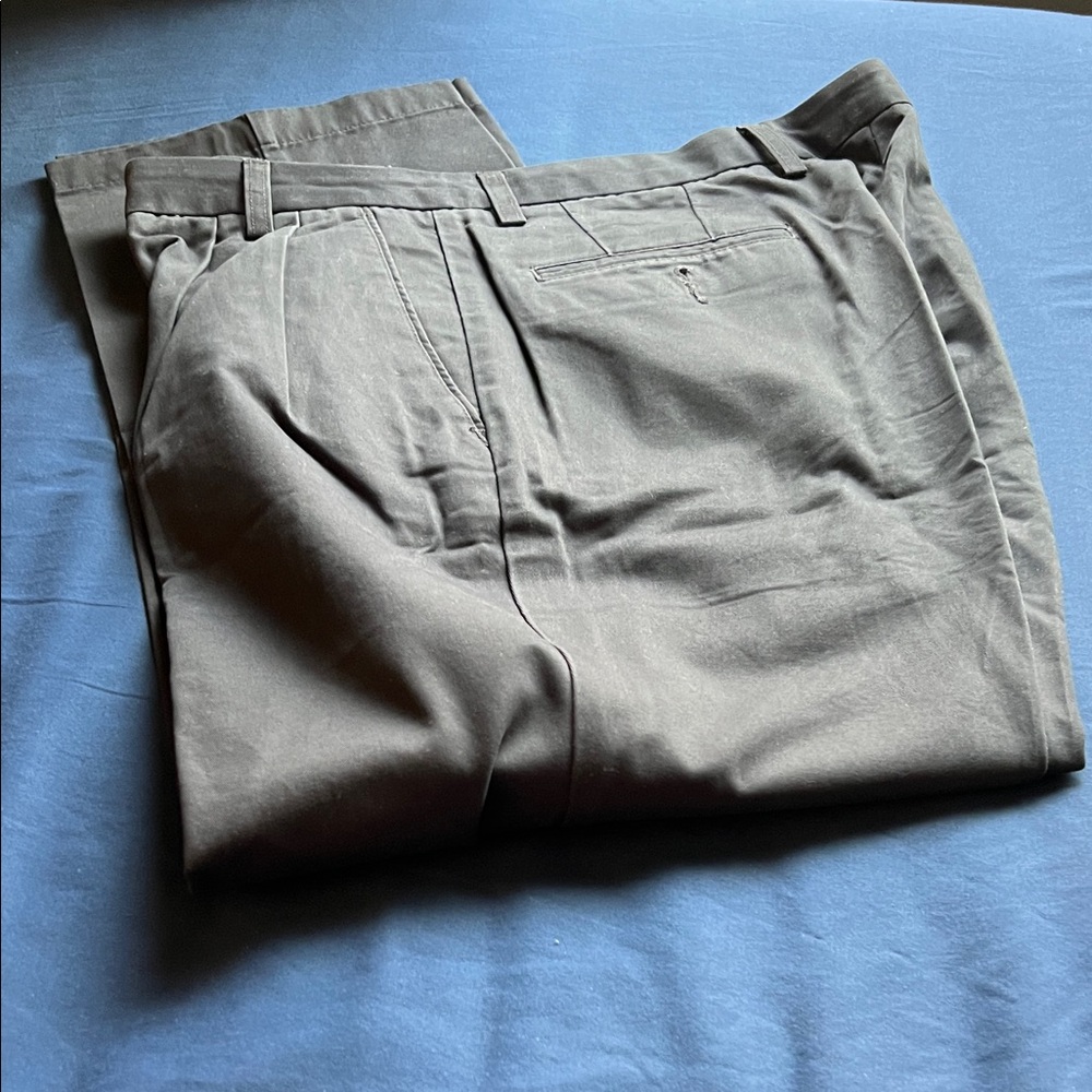 Dockers Men's Charcoal Chinos